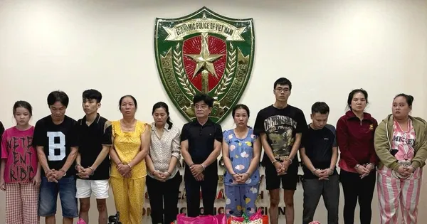 Phá đường dây sản xuất gần 70.000 chai dầu gió giả ở TPHCM