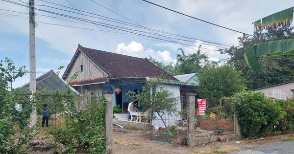 Bắt nữ nghi phạm giết người tình hơn 16 tuổi ngay trên giường