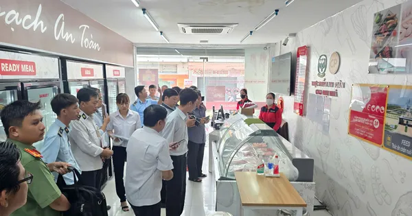 Công an gặp người tố cáo C.P Việt Nam bán 'thịt bẩn' tiếp nhận chứng cứ