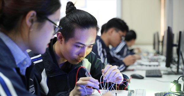 Đào tạo nhân lực ngành bán dẫn: Không thể mãi đi sau!