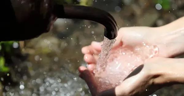 Biến không khí thành nước uống ngay cả ở sa mạc khô cằn nhất