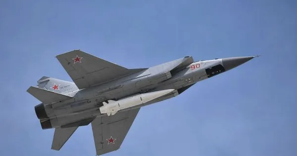 Nga dội ‘mưa’ tên lửa và UAV xuống Ukraine, máy bay Ba Lan vội xuất kích