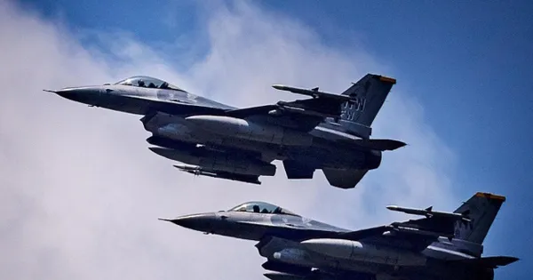 Nga tấn công căn cứ F-16 của Ukraine?