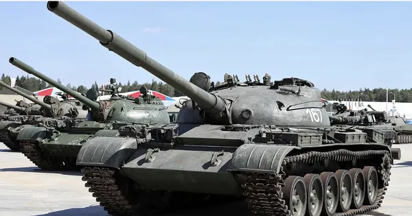 Ukraine nói lý do Nga triển khai xe tăng từ thời Liên Xô