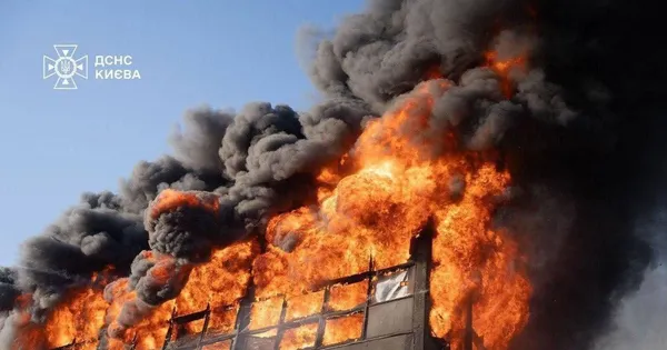 Tên lửa và máy bay không người lái tấn công Ukraine