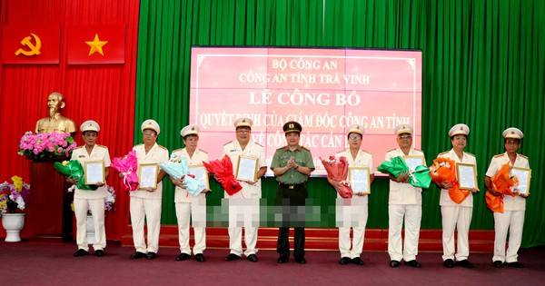 Nhiều lãnh đạo cấp phòng của Công an Trà Vinh nghỉ hưu trước tuổi