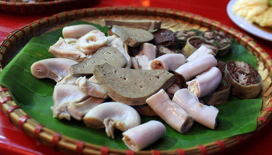 Những đại kỵ khi ăn lòng lợn không phải ai cũng biết