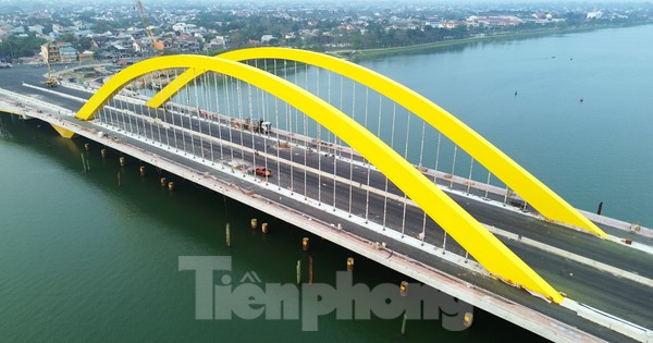 Thông xe kỹ thuật, đưa vào sử dụng cây cầu nghìn tỷ bắc qua sông Hương