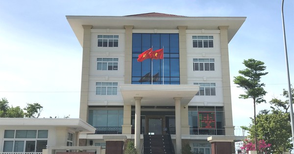 Trả thưởng cho người thắng kiện vụ vé số trúng giải đặc biệt 2 tỷ bị rách