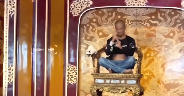 Cho thôi việc 2 nhân viên bảo vệ vụ ngai vua triều Nguyễn bị phá hoại