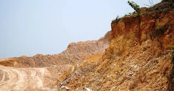 'Tuýt còi’ đấu giá hai mỏ khoáng sản trữ lượng hàng triệu m3 tại Huế