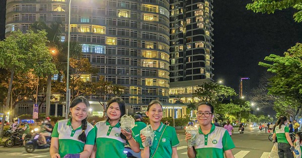 Những hình ảnh đẹp của người dân đồng lòng dọn dẹp rác thải