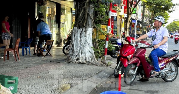 Đà Nẵng: Vật cản tự phát trên đường gây cản trở giao thông, mất mỹ quan đô thị