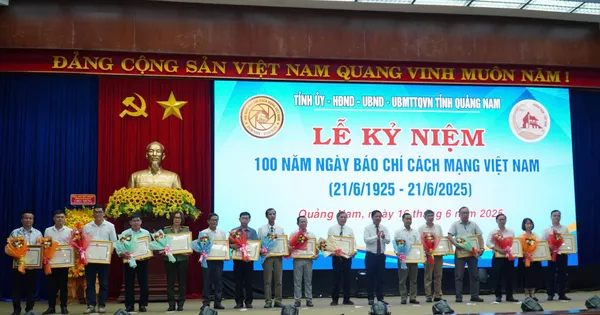Văn phòng báo Tiền Phong tại miền Trung nhận bằng khen của UBND tỉnh Quảng Nam