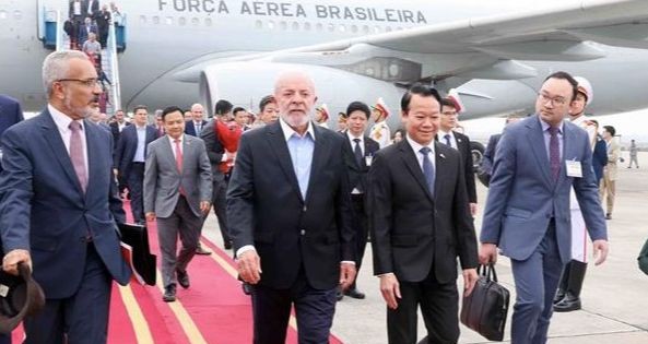 Tổng thống Brazil tới Hà Nội, bắt đầu chuyến thăm cấp Nhà nước đến Việt Nam