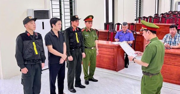 Bắt tạm giam đối tượng khai thác cát sỏi trái phép