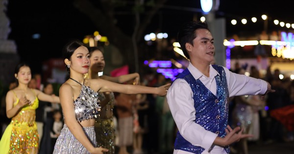 Náo nhiệt với những điệu nhảy bên sông Hàn