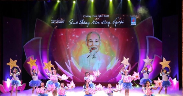Chương trình nghệ thuật đặc biệt 'Quà tháng 5 dâng Người': Rộng dài một tình yêu với Bác