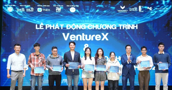 Bạn trẻ cà phê với chuyên gia, học khởi nghiệp