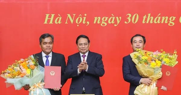 Thủ tướng trao quyết định bổ nhiệm hai cán bộ cấp thứ trưởng