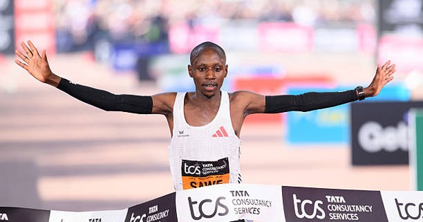 Màn bứt tốc ấn tượng đưa Sabastian Sawe lên đỉnh London Marathon 2025