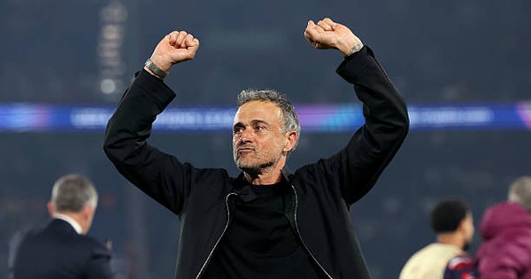Đánh bại Arsenal, HLV PSG mỉa mai cả Premier League