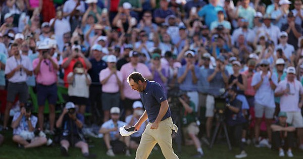 Khoảnh khắc bùng nổ cảm xúc của Scottie Scheffler khi vô địch PGA Championship