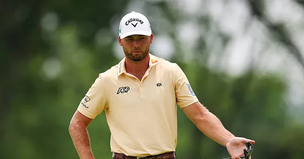 Sam Burns bứt phá với vòng 65 gậy, vươn lên dẫn đầu US Open