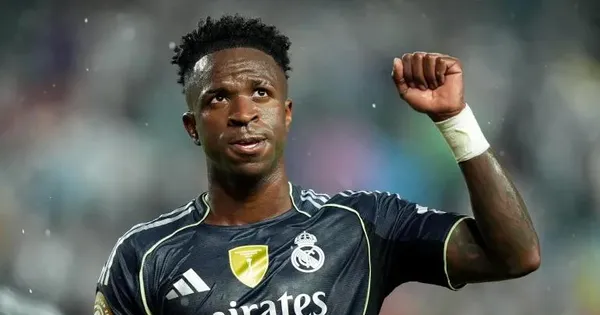 HIGHLIGHTS Real Madrid 3-0 Salzburg: 'Kền kền trắng' bay cao