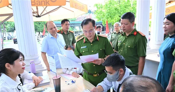 Thứ trưởng Bộ Công an kiểm tra công tác đảm bảo dịch vụ công tại Hà Nội và Phú Thọ