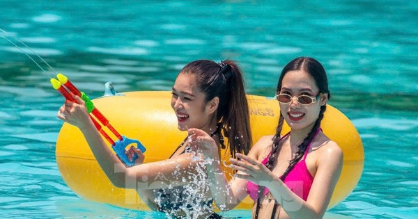 Du khách đổ về Hội An, Đà Nẵng dịp lễ giỗ Tổ Hùng Vương