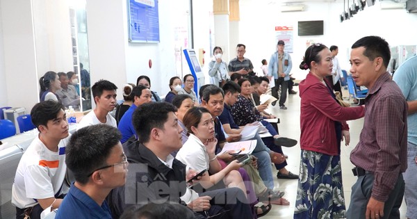 Người dân Đà Nẵng đổ xô làm giấy tờ đất