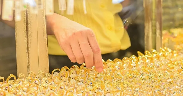 Xóa độc quyền vàng miếng: Giải phóng hàng chục tỷ USD 'chết' trong dân