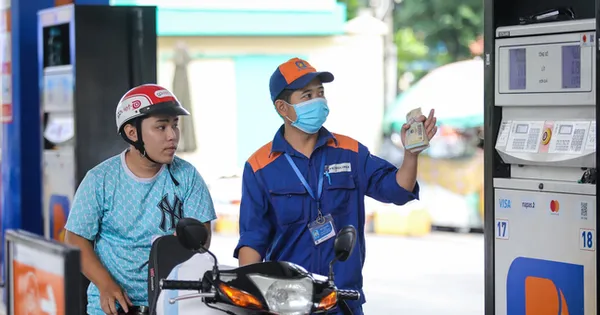 Chiều nay, giá xăng giảm hơn 1.200 đồng/lít