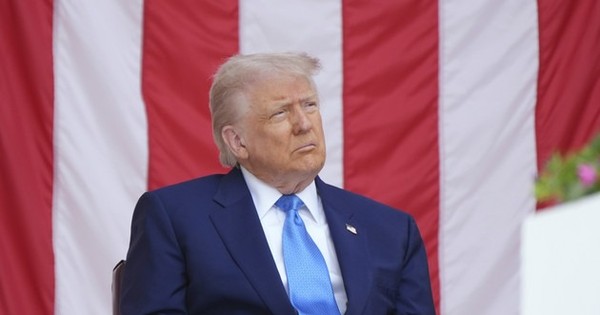 Mất kiên nhẫn, Tổng thống Trump lưỡng lự giữa trừng phạt và đàm phán với Nga