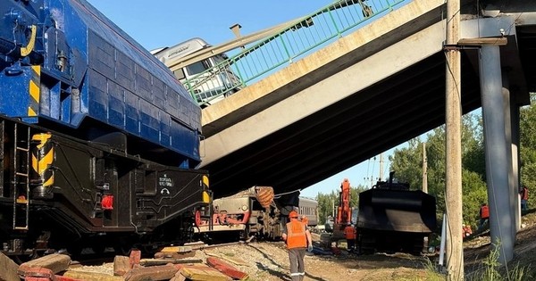 Hai cây cầu vùng biên giới nổ tung cách nhau vài giờ, Nga nói do hành vi phá hoại