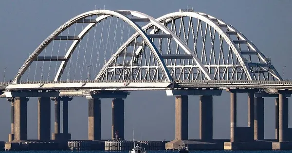 Ukraine tiếp tục tìm cách tấn công cầu Crimea