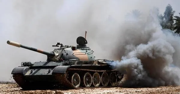 Tình báo Ukraine: Nga thiếu hụt xe tăng hiện đại, phải điều 'xe cổ' T-62 ra tiền tuyến