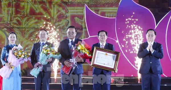 Bình Định đón nhận Huân chương Độc lập hạng Ba