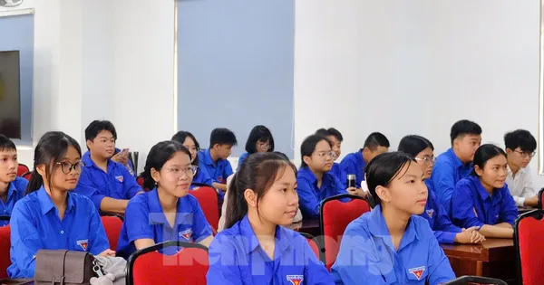 Mỗi tháng một thước phim, khơi gợi tình yêu lịch sử
