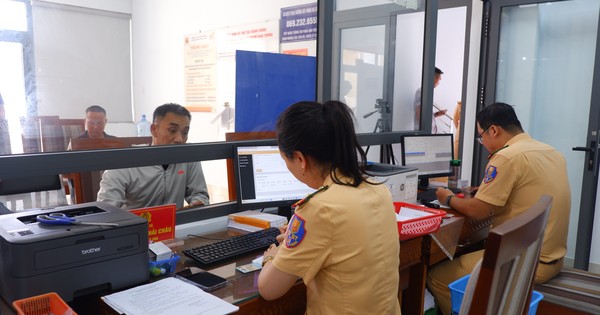 Cách Đà Nẵng 'giải nhiệt' xóa cảnh xếp hàng đổi bằng lái xe