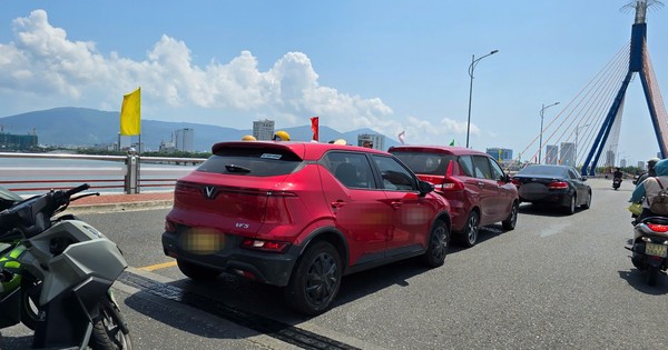 Xảy ra hai vụ tai nạn liên hoàn trên cầu quay sông Hàn ở Đà Nẵng