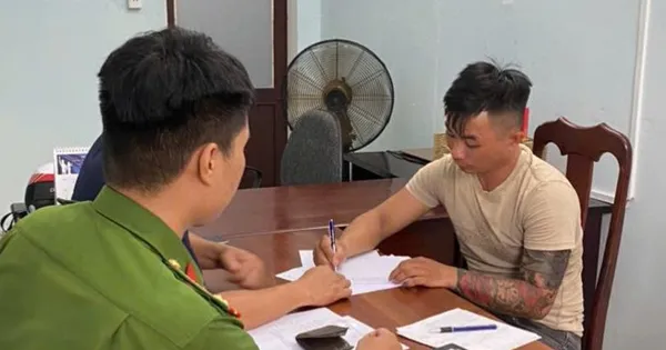 Đột nhập, kề dao vào cổ chủ nhà yêu cầu giao nộp toàn bộ tài sản