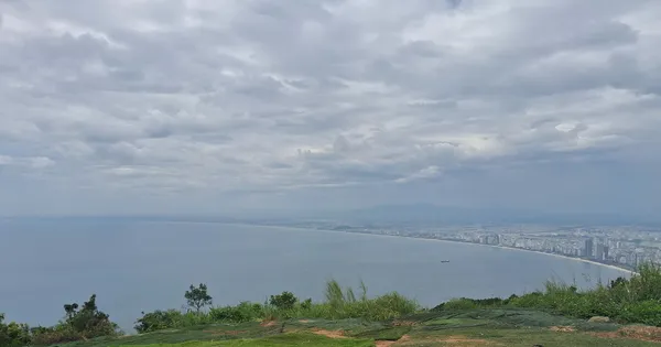 Tạm dừng hoạt động dịch vụ dù lượn sau vụ du khách rơi tử vong ở Sơn Trà