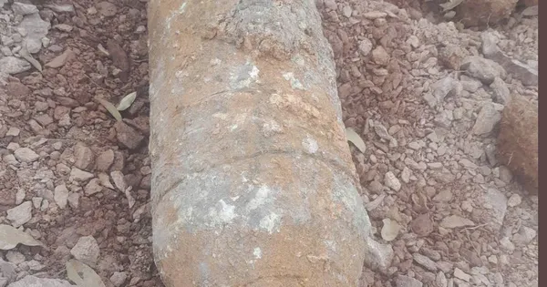 Phát hiện quả bom còn ngòi nổ nặng hơn 100 kg trong vườn nhà ở Bắc Ninh