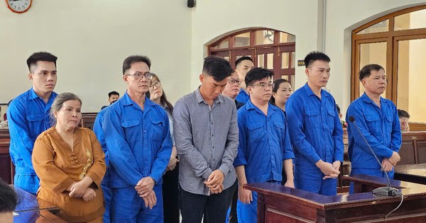 Xét xử 12 bị cáo trong đường dây thu tiền 'bảo kê' xe vi phạm giao thông