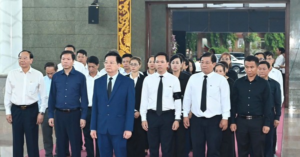Lãnh đạo Chính phủ, TPHCM viếng GS, TS. Phan Lương Cầm