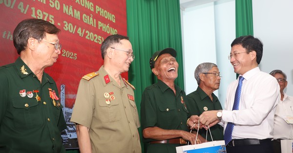 Lãnh đạo Điện Biên vào TPHCM tri ân anh hùng liệt sĩ, cựu chiến binh tham gia Chiến dịch Hồ Chí Minh