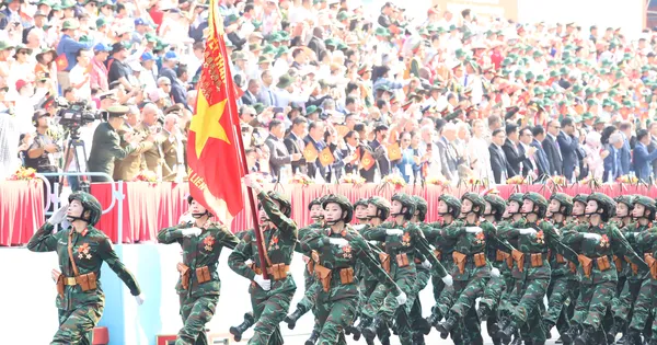 Biểu diễn múa súng, quân nhạc... ở TPHCM chào mừng 80 năm Ngày truyền thống Bộ Tổng Tham mưu