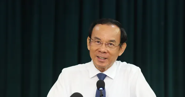 Bí thư Nguyễn Văn Nên trao đổi tại kỳ họp lịch sử của HĐND TPHCM